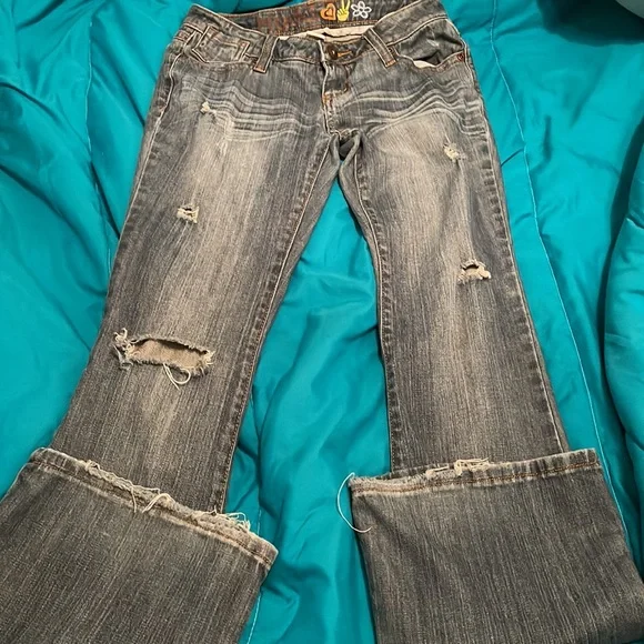 Mudd flare leg jeans with holes - Picture 2 of 5